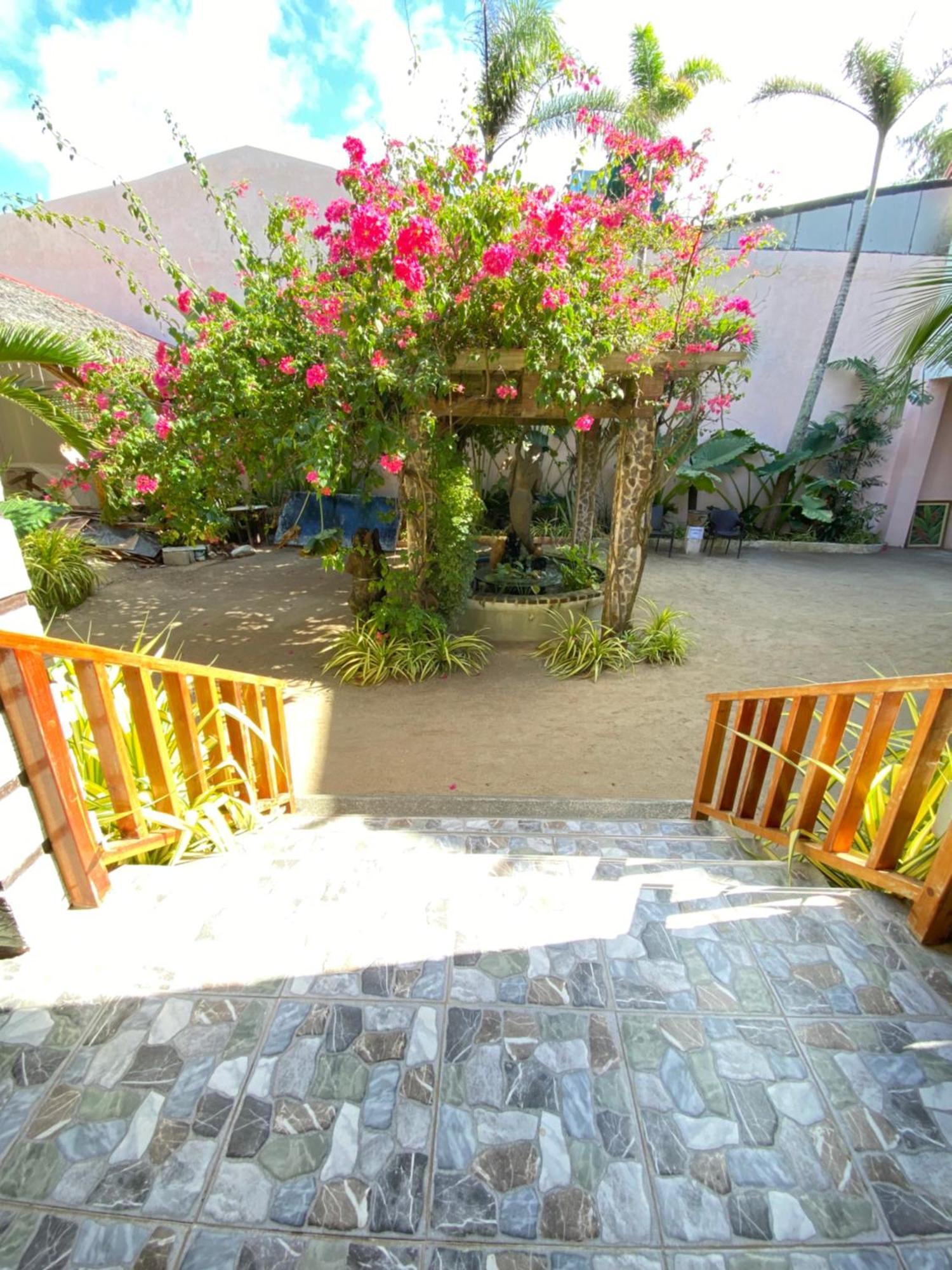 Nigi Nigi Too Beach Resort Balabag  Exterior foto